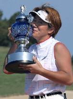 Fujii wins Katokichi Queens golf tournament